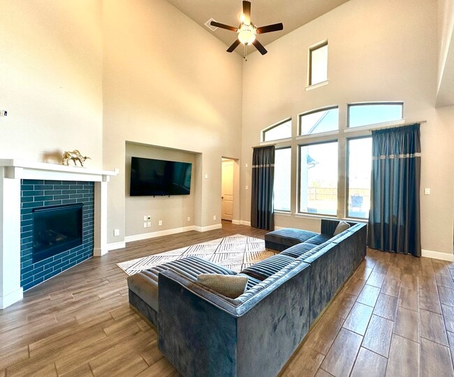 Photo - 307 Waters Edge Dr
