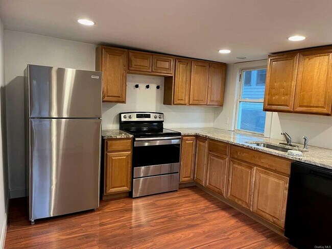 Photo - 17 Quaker Hill Rd