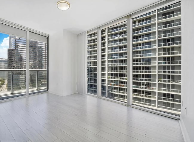 Building Photo - 475 Brickell Ave Unit 2013 Rental