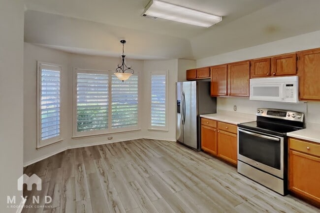 4611 Echo Lake Dr