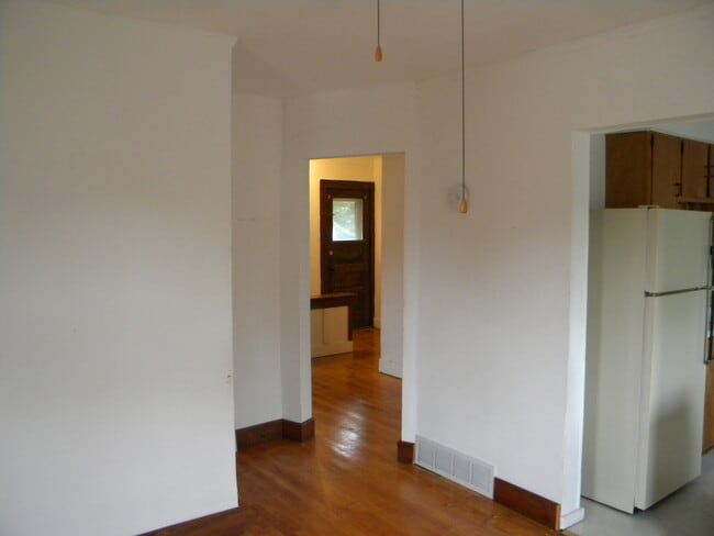 Photo - 269 Waubesa St