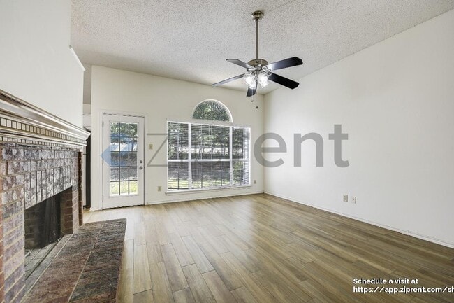 Photo - 1206 Hyde Park Dr