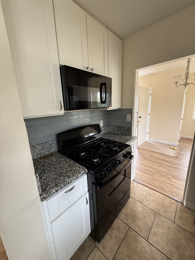 Photo - 3041 franklin ave Unit 3041