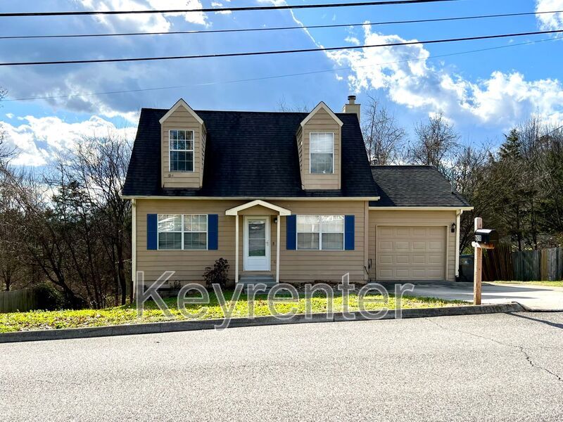 Photo - 6018 Waterbury Ln.
