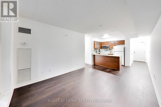 Photo - 761 Bay St. Unit 313