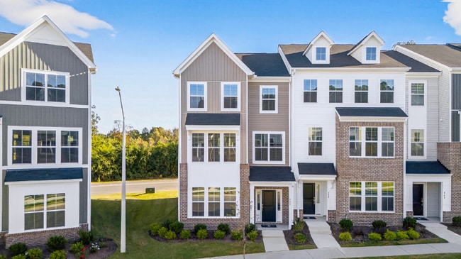 Photo - 335 Chesapeake Cmns St