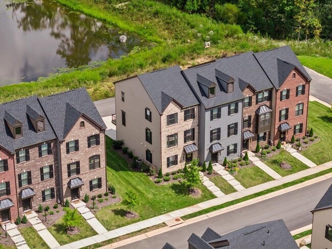 Photo - 14018 Millpointe Rd