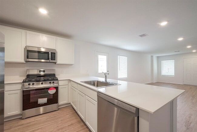 Building Photo - 1491 Las Cuevas Dr