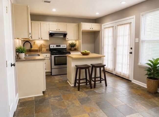 Photo - 3023 Garden Ln