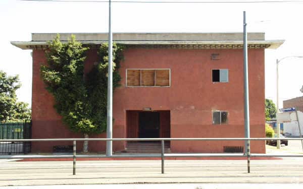 Building Photo - Bourbon Blue - Modern Living Near USC & Downtown LA