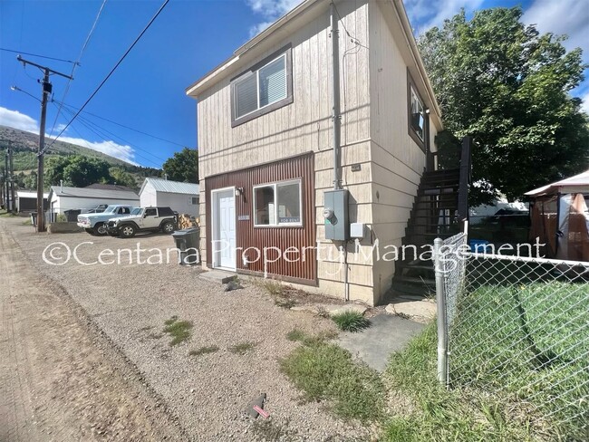 Photo - 611 E 6th St Unidad 611 E. 6th St.  B