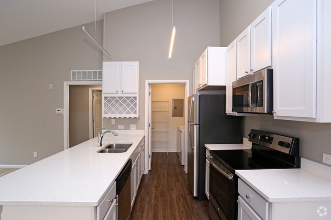 Limoges Plus - Cocina - Brittany Springs Apartment Homes