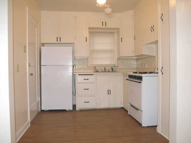 Kitchen - 3050 Snyder Ave Unit C