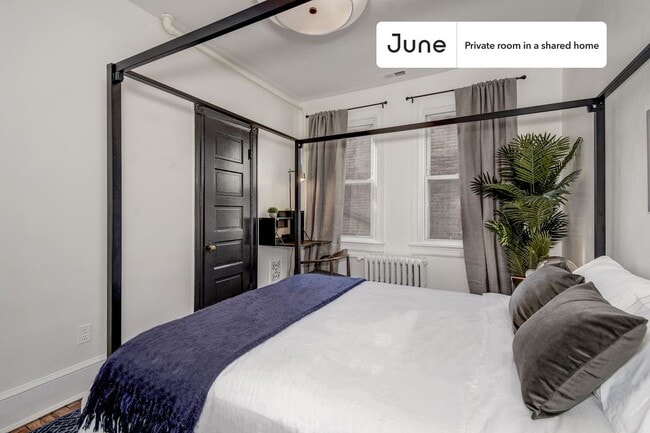 Photo - Room in Shared 3 bed/2 bath home Unidad 2B