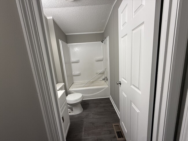 Photo - 1421 Vince Cir