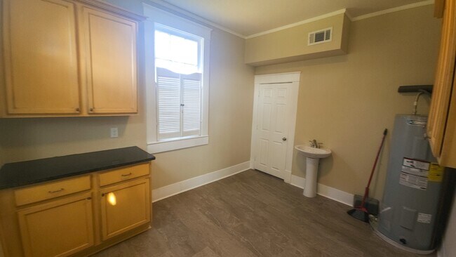 Photo - 2255 Laurel Ave