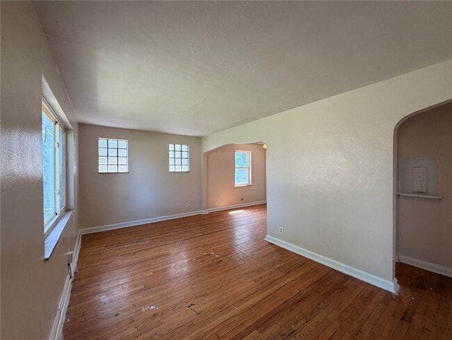 Photo - 5721 Acme Ave
