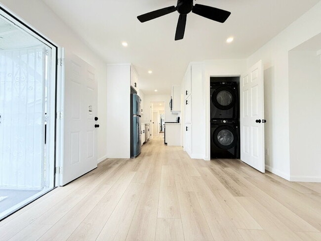 Photo - 1163 1/2 East 70th Street