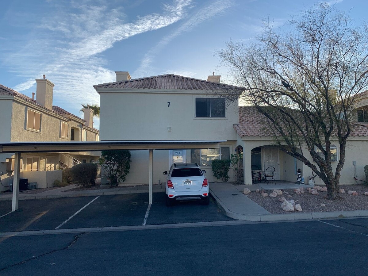 1 Bedroom downstairs unit Henderson commun... - 1 Bedroom downstairs unit Henderson commun... House