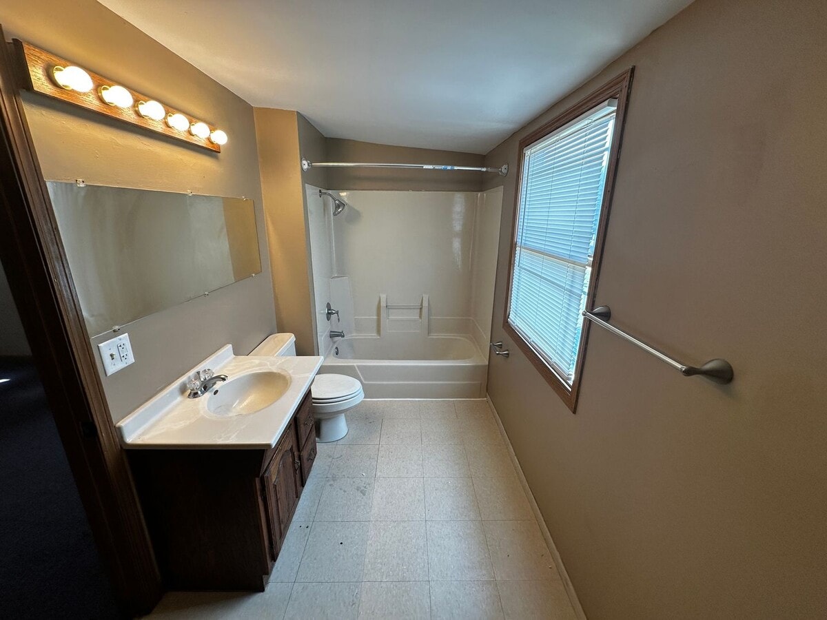 Photo - 226 E Hyde Park Ave Unit 226 1/2 E Hyde Park Ave. St. Joseph, MO 64504