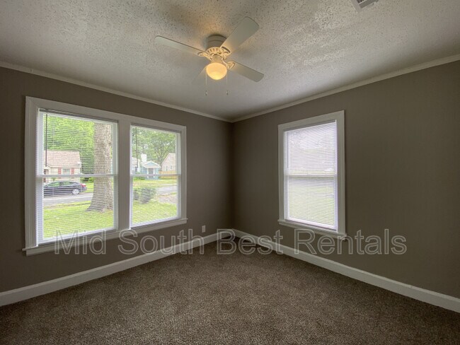 Photo - 3199 Chisca Ave