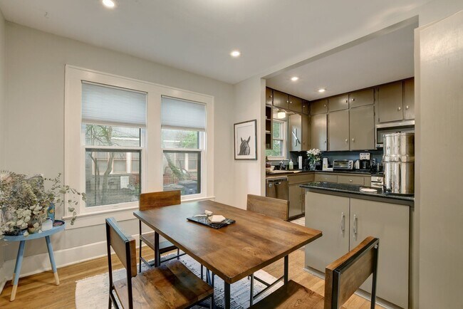 Photo - 804 Rutherford Pl