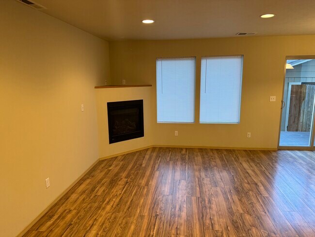 Photo - 417 W Ivanhoe Rd