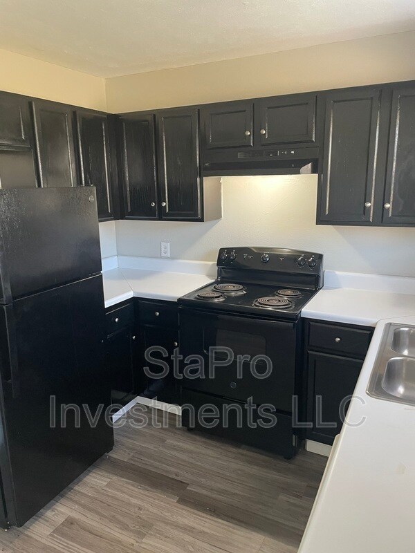 Photo - 261 Hayes Ct