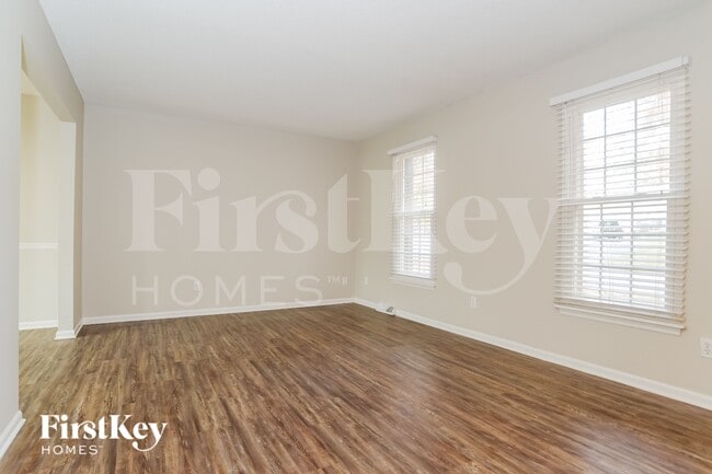 Photo - 5912 Walnut Creek Cir