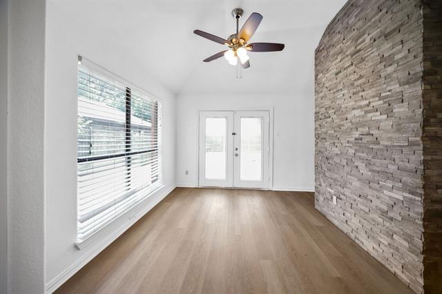 Photo - 2305 Windridge Ln