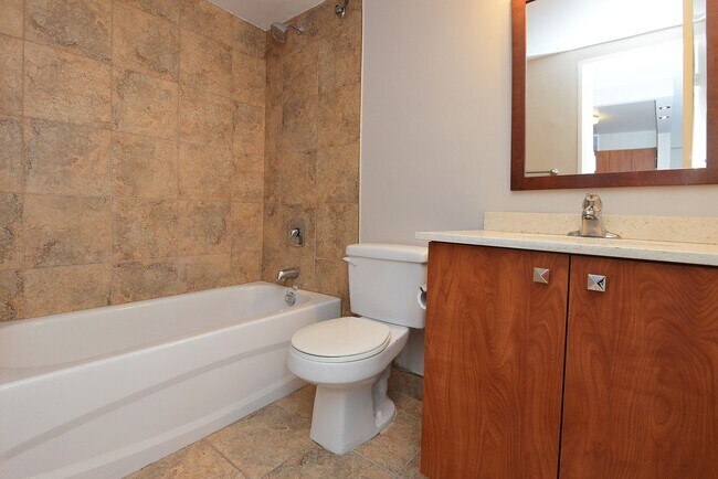 Photo - 230 Oak St Unit 901