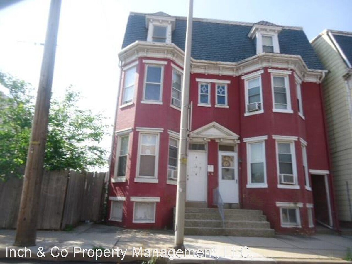 3 br, 1 bath House - 728 East Market Street - 3 br, 1 bath House - 728 East Market Street