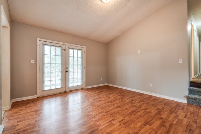 Photo - 115 Doubletrace Ln