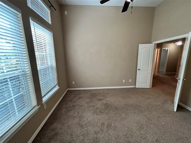 Photo - 705 Harwood Dr