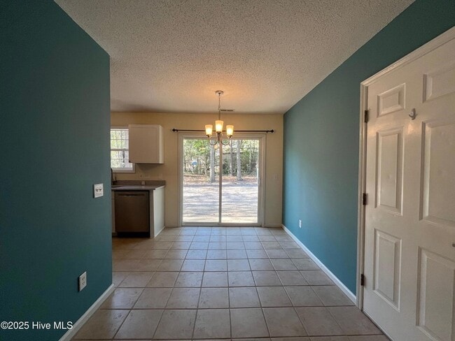 Photo - 907 N Sycamore St