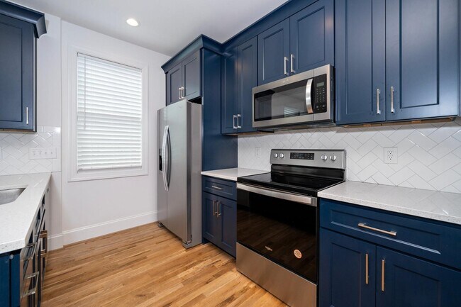 Photo - 1749 Crest Rd
