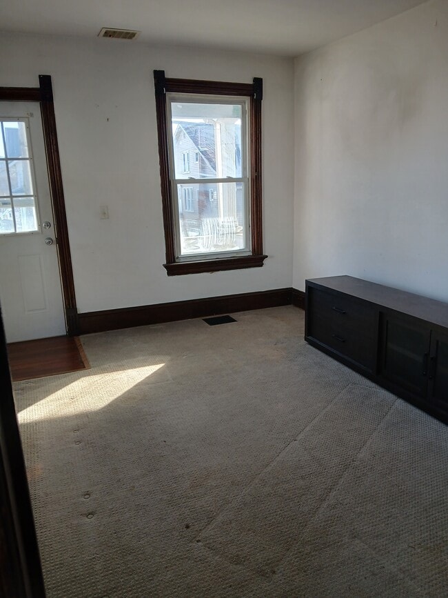 sala de estar - 441 W 4th St