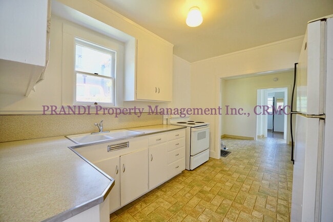 Photo - Charming 2-Bedroom Home with Bay Views in ...