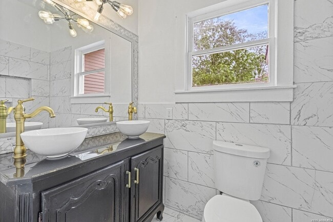 Photo - 235 Cornell Ave