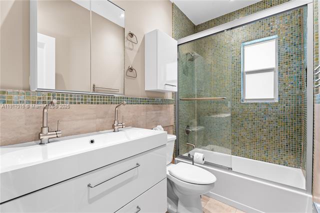 Photo - 5865 SW 48th St