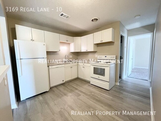 Photo - 3169 Regal Ln Unit 10