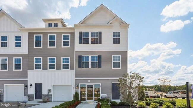 Photo - 122 Essex Dr