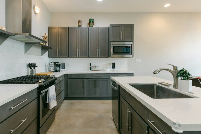 Photo - 203 Nogalitos St