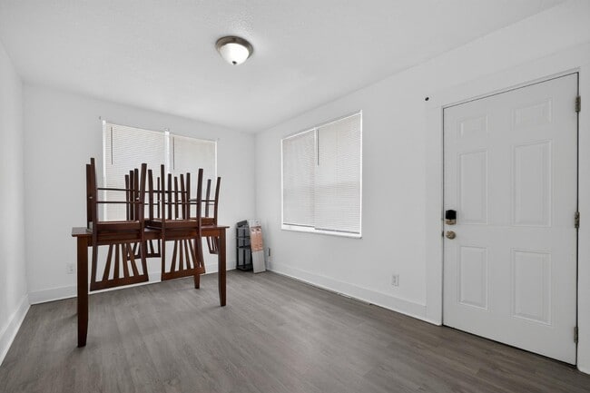 Photo - 3212 Barnett St