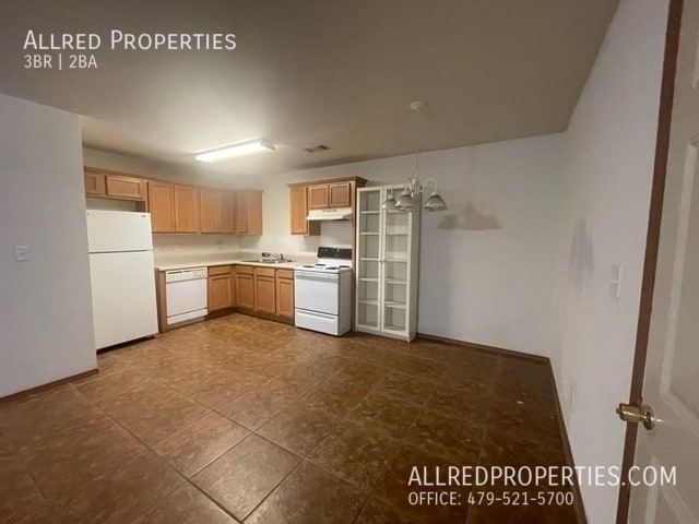 Photo - 317 E Asher Ct