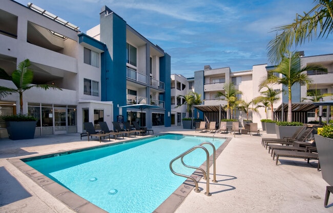 Crescent at West Hollywood
