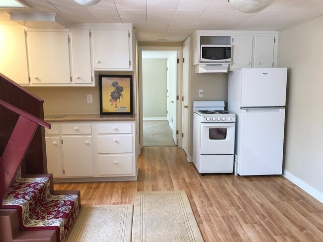 Kithen - 836 11th St SW Unit #2