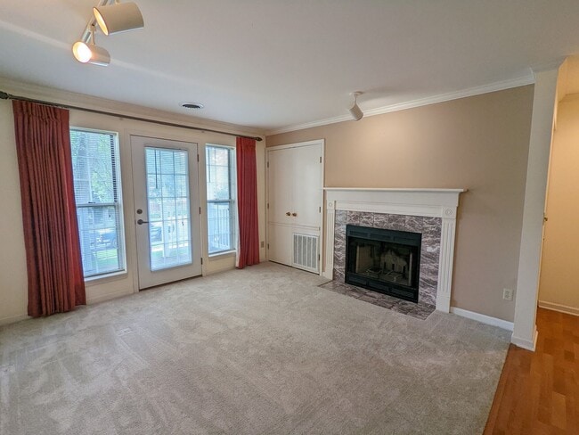 Photo - 921 Harbor House Dr