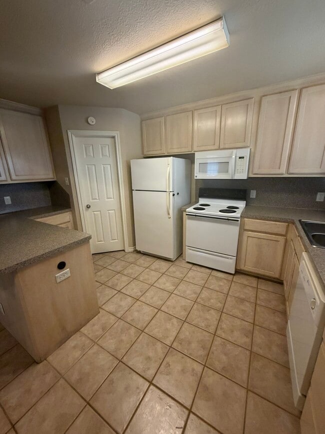 1437 Western Oaks Ct