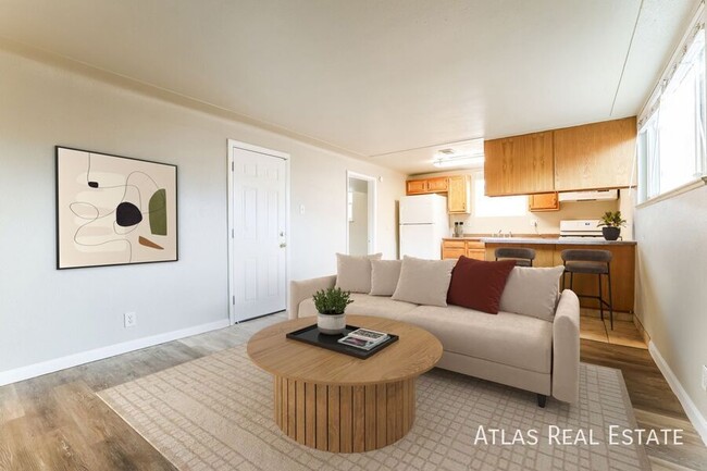 Photo - 2716 Grove St